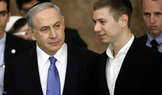 نجل نتانياهو يطرح "حلّين" للسلام..  ويفضّل "الثاني ..أي  يغادر إسرائيل جميع المسلمين "...و فيسبوك "يعاقب" نتانياهو بعد استهداف المسلمين HQDQYRRERG