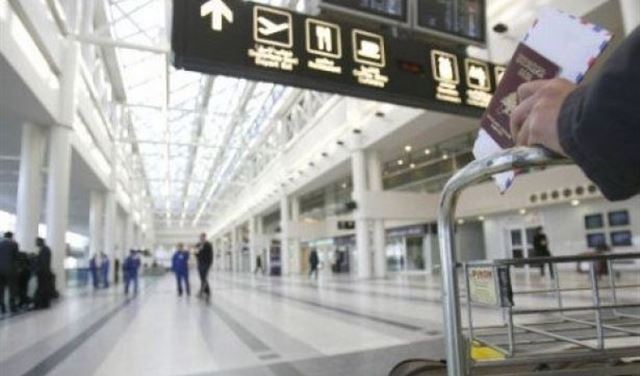 الطيران المدني: استيفاء رسم خروج على المسافرين بالدولار النقدي ابتداء من تاريخ 12 آب