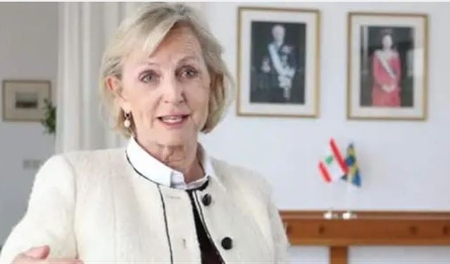 هل طُردت السفيرة السويدية من لبنان؟