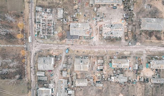 صور جوية جديدة تظهر الدمار في قرية بمحيط تشيرنيهيف