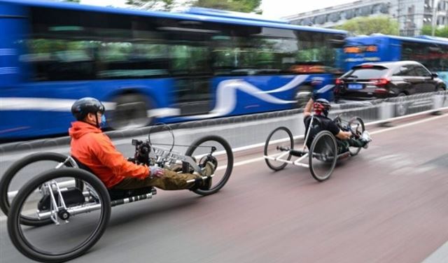 للإستمتاع بالحياة.. دراجات جديدة للمعوّقين في الصين